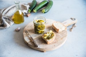Zucchine sott&rsquo;olio: la ricetta facile e gustosa
