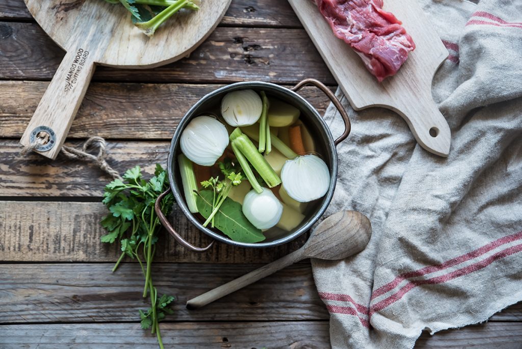 Bollito di carne: ricetta tradizionale di un secondo piatto nutriente 3 carne bollito con verdure