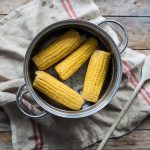 Come cucinare le pannocchie: tipi di cottura e varianti di un contorno salutare 2 come si cucinano le pannocchie al vapore