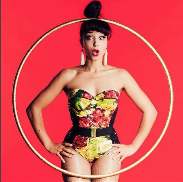 Burlesque: autostima e femminilità a portata di tutte! 1 burlesque per ravvivare la femminilità: DIta Von Teese