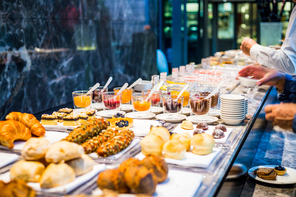 Non ingrassare a Natale: 8 consigli per fare festa senza doversene pentire 2 non ingrassare a natale buffet