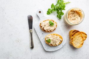 Pat&egrave; di salmone: la ricetta sana da preparare in casa