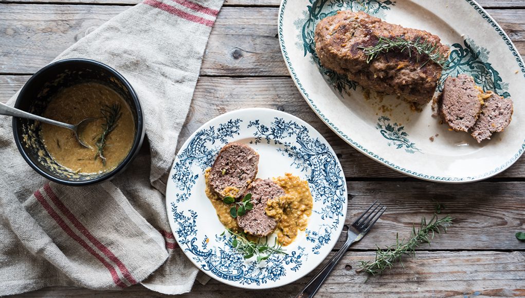 6 ricette di secondi gustosi per un Natale light! 5 Secondi light per Natale: polpettone con salsa di carote