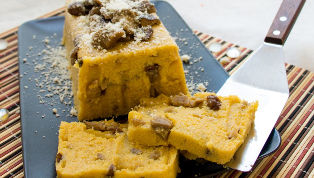 Secondi piatti senza glutine: 5 ricette leggere e sfiziose 5 Sformati di polenta e funghi misti light e senza glutine