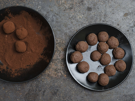 Tartufi al cioccolato: ricetta delle palline cacao e ricotta 5 tartufi di cioccolato 4