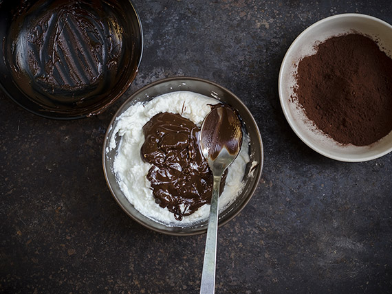 Tartufi al cioccolato: ricetta delle palline cacao e ricotta 3 tartufi di cioccolato light fase due
