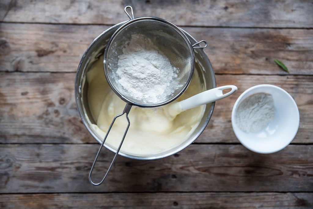 Tronchetto di Natale con pan di Spagna: ricetta passo passo con video 5 tronchetto di Natale fatto in casa
