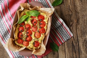 Focaccia di semola con pomodorini