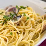 Spaghetti alle vongole: un primo piatto leggero 1 ricetta spaghetti alle volgole