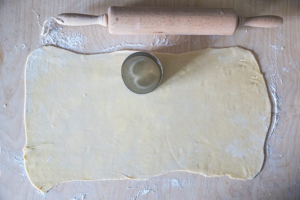 Mezzelune ricotta e spinaci: un primo piatto delicato e semplice 7 mezzelune ricotta e spinaci fase 7