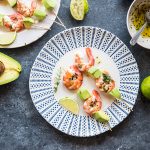 Spiedini di gamberi e avocado: un finger food gustoso 1 ricetta Spiedini di gamberi