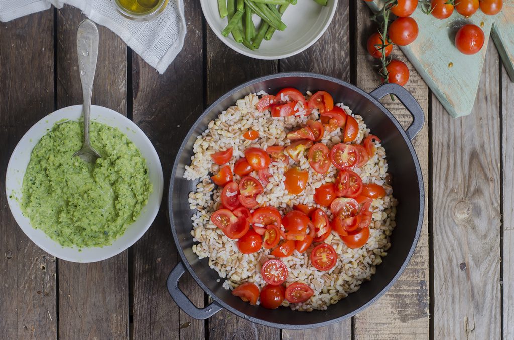Insalata di orzo al pesto di zucchine 4 insalata-orzo-pesto-zucchine-tre