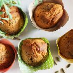 Muffin alle mandorle e semi di papavero 1 La ricetta light e senza glutine dei muffin alle mandorle e semi di papavero