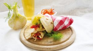 Piadine con insalata e sottaceti, light e ricche di gusto