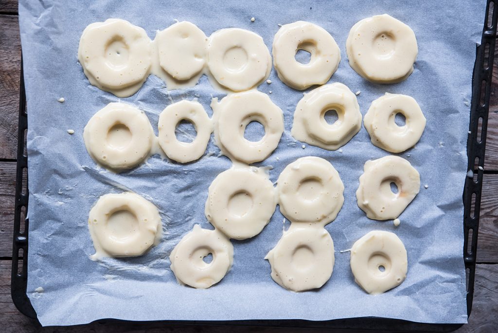 Frittelle di mele al forno: ricetta di Carnevale leggera con foto e video 5 Frittelle di mele