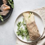 Piadina con salmone: la ricetta con salsa di yogurt 1 piadina con salmone ricetta