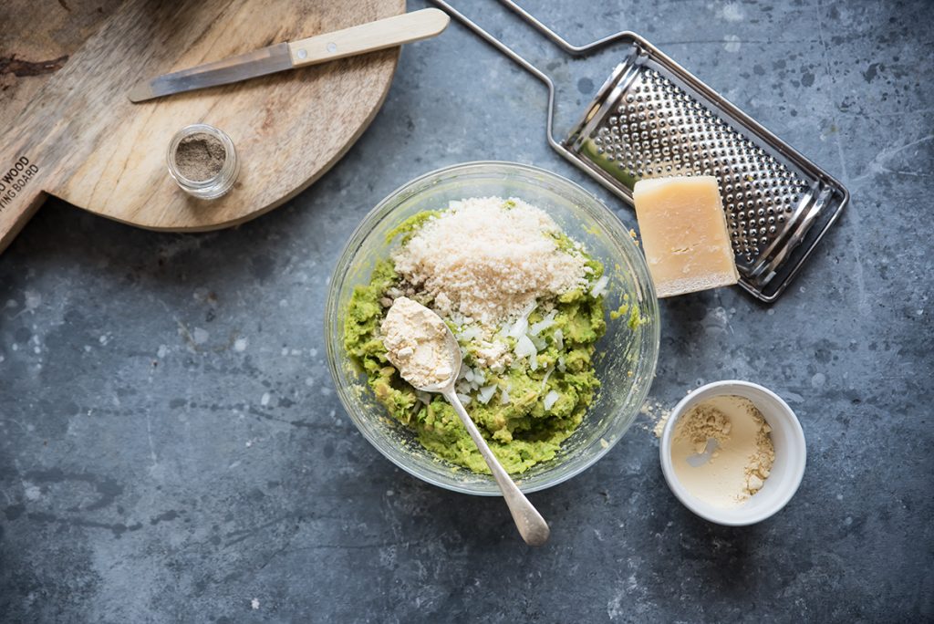 Burger di piselli e ceci 4 come preparare gli hamburger vegan di piselli