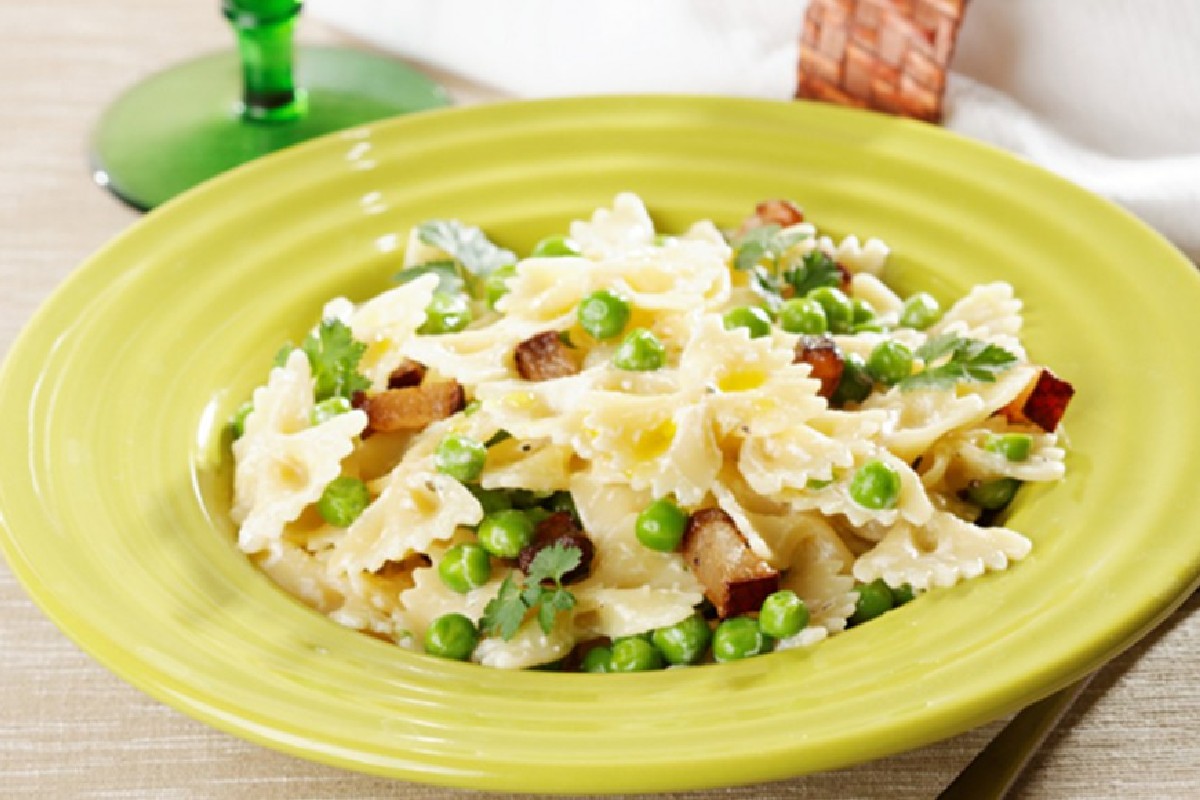 15 ricette con verdure di primavera, light e appetitose 2 farfalle poselli pomodori secchi