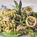 Pasta ai totani con salsa di asparagi e mandorle: video ricette e tutorial per pulire i totani 1 ricetta pasta con totani salsa asparagi mandorle