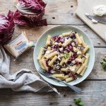 Rigatoni con stracchino, pinoli e radicchio saltato 1 Rigatoni con stracchino, pinoli e radicchio saltato
