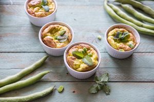 Flan di fave alla menta: una ricetta squisita per chi &egrave; a dieta