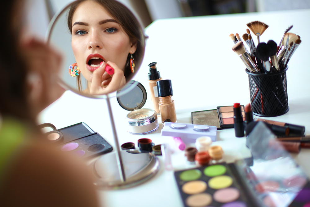Germi e batteri: ecco dove si annidano in casa! 3 germi negli strumenti per il make up