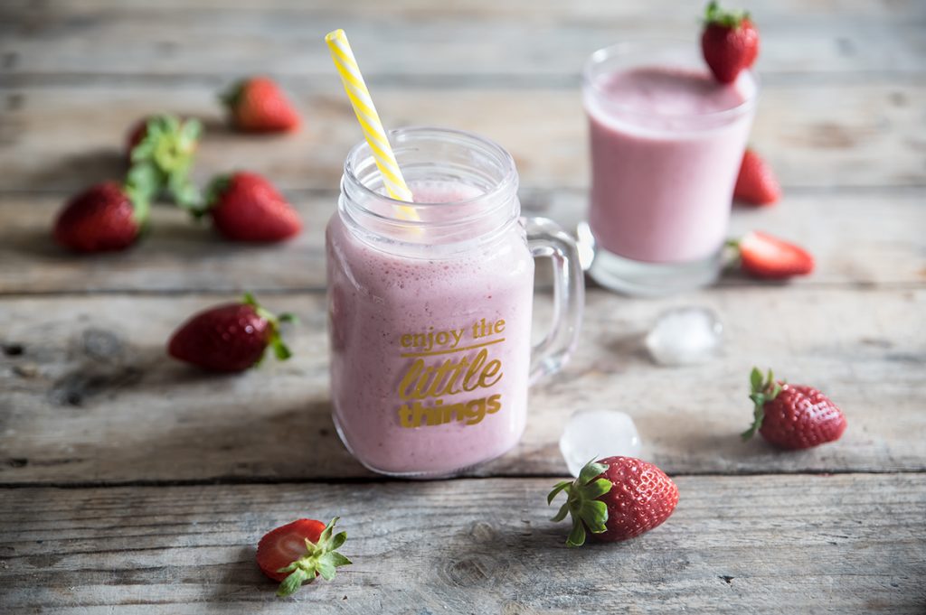 7 ricette light per una serata a tema fast food 7 Frappè alla fragola