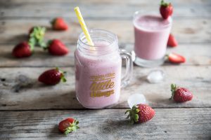 Frapp&egrave; alla fragola: una ricetta salutare ed energetica