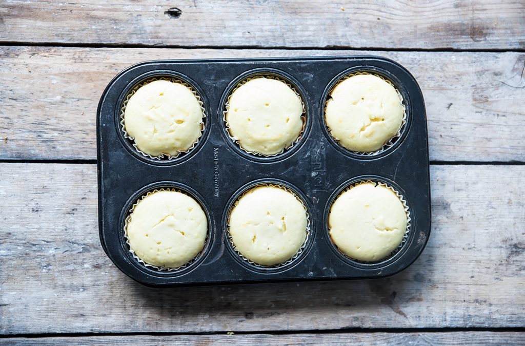 Mini cheesecake: la ricetta con ricotta e frutta 9 mini cheesecake pronti