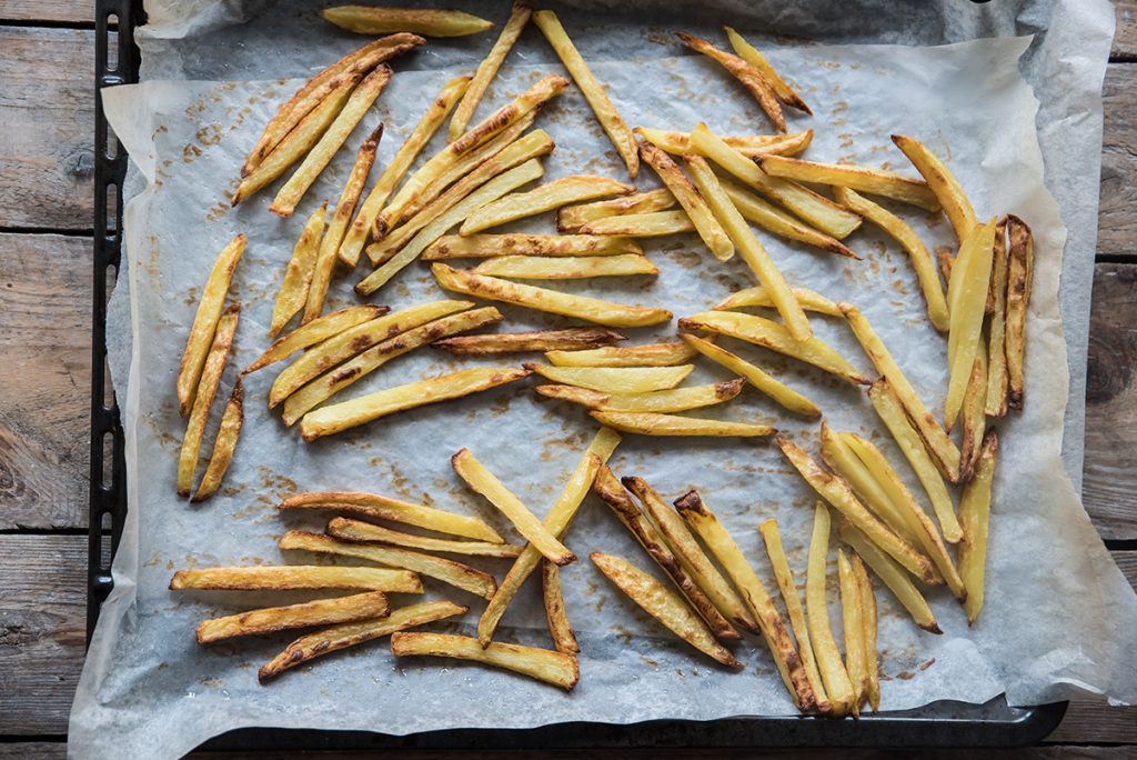 Patatine fritte al forno, croccanti e leggere 7 patatine al forno come fritte cotte