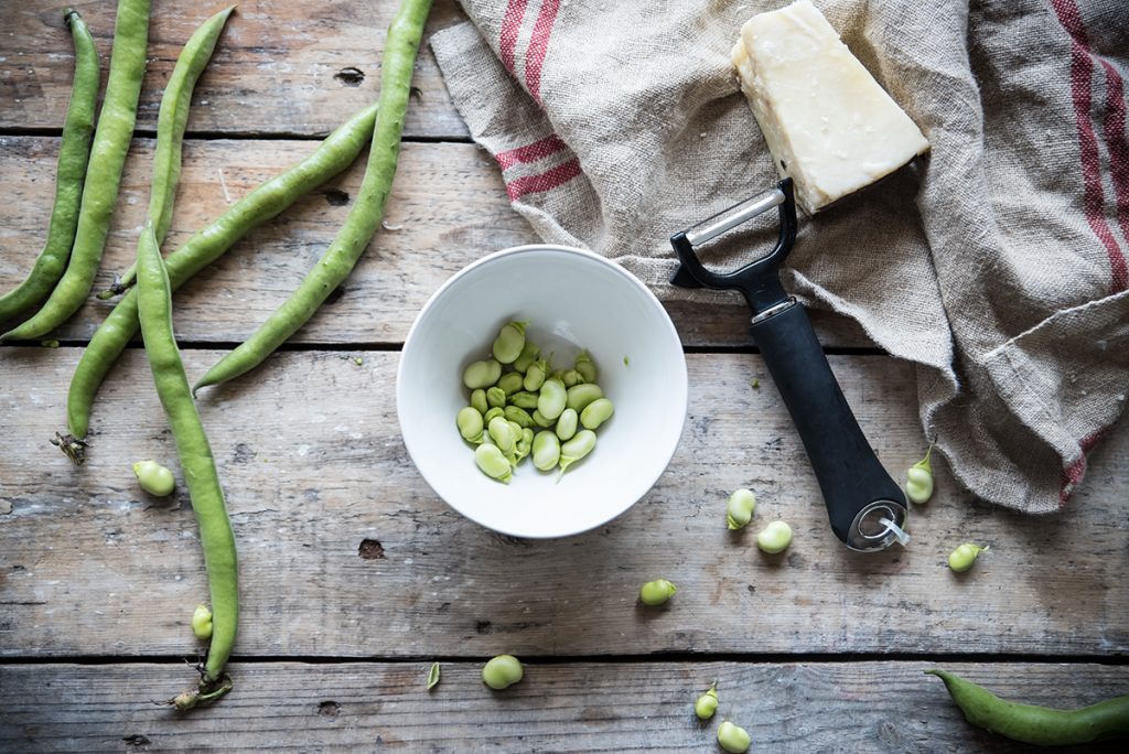 Insalata di fave e pecorino: la gita fuori porta in un piatto 2 ricetta insalata con fave