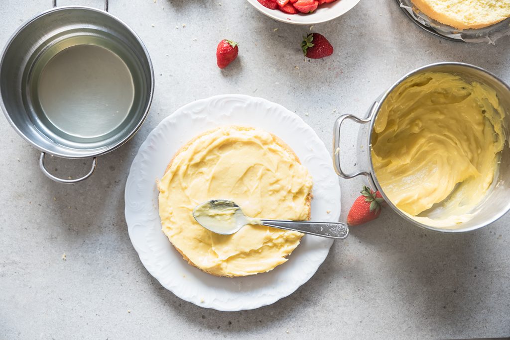 Torta mimosa alle fragole: la ricetta con la crema 13 Torta mimosa