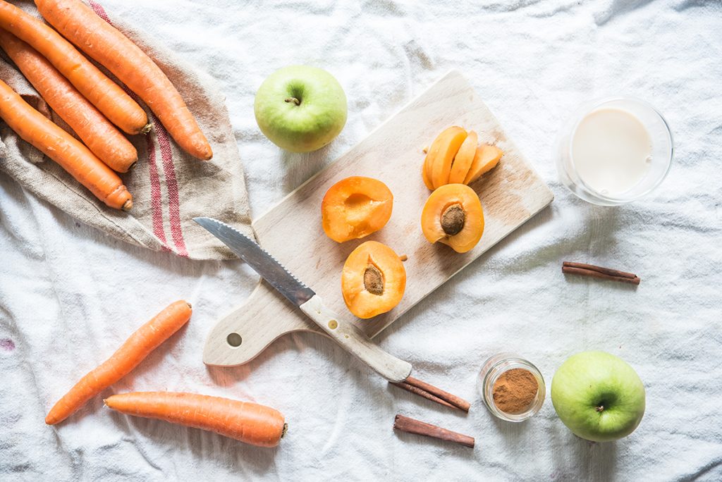 Frullato di albicocche: la ricetta con carote e mela 2 smoothie alle albicocche