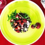 Insalata di riso venere, fragole e feta: la ricetta 1 insalata di riso venere