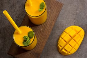 Lassi al mango, una bevanda leggera e ricca di antiossidanti
