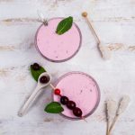 Lassi alla fragola e menta, una bevanda fresca e nutriente 1 lassi fragola e menta, una ricetta fresca e nutriente