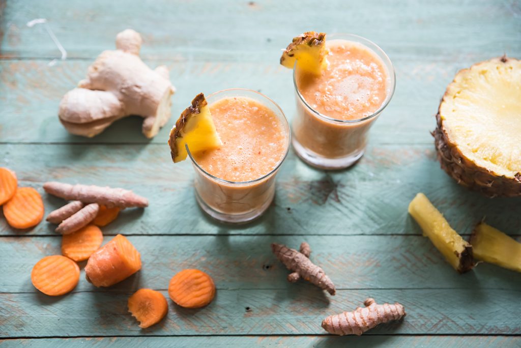 Smoothie di carota, ananas, mela e zenzero 3 smoothie di carota