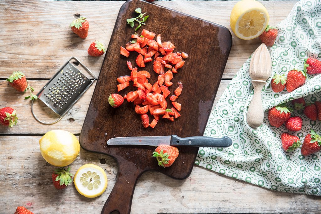 Tartare di tonno: ingredienti, ricetta passo dopo passo, come condirla 4 Tartare di tonno e fragole