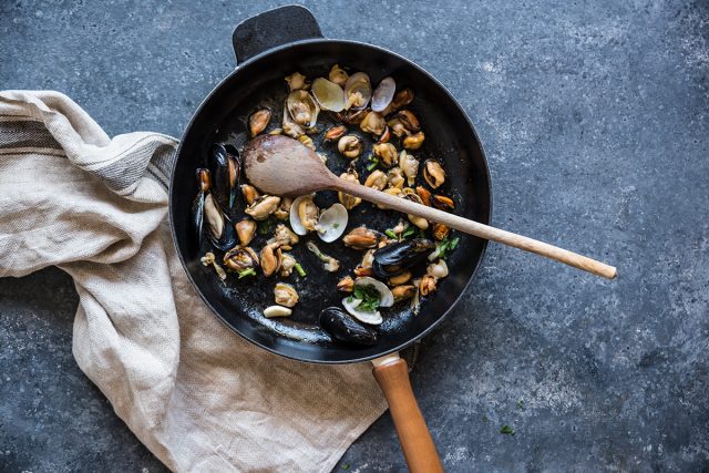 Insalata di mare: l'antipasto estivo da provare anche come secondo piatto 10 insalata di mare preparazione mista