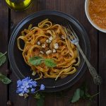 Pesto di peperoni e nocciole 1 Pesto di peperoni