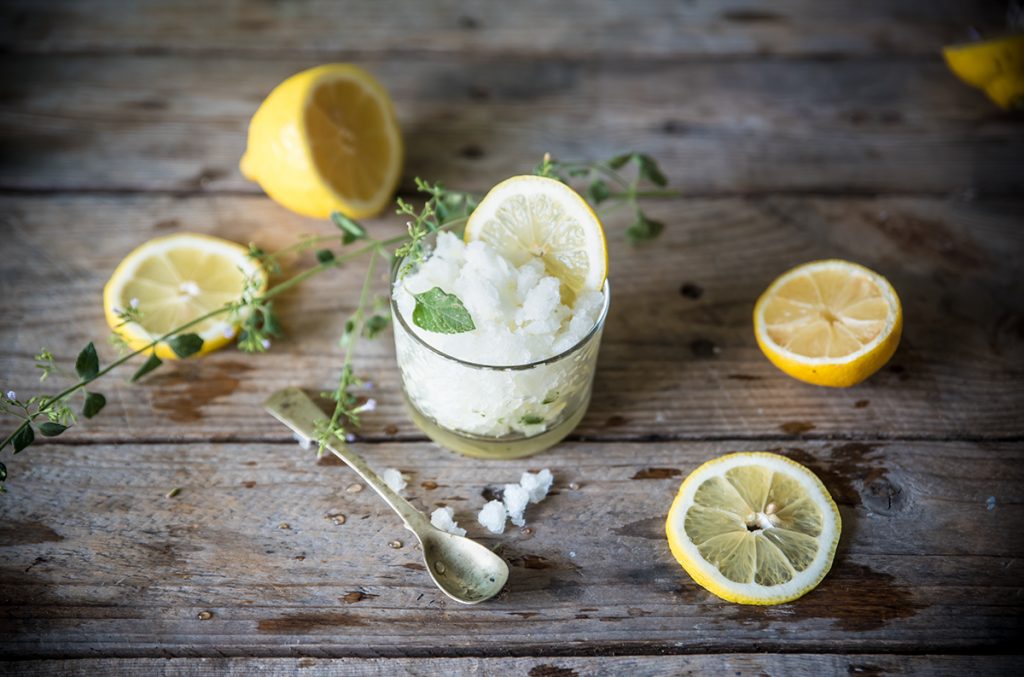 Granita al limone: fatta in casa con la ricetta di Melarossa 4 Granita al limone e menta