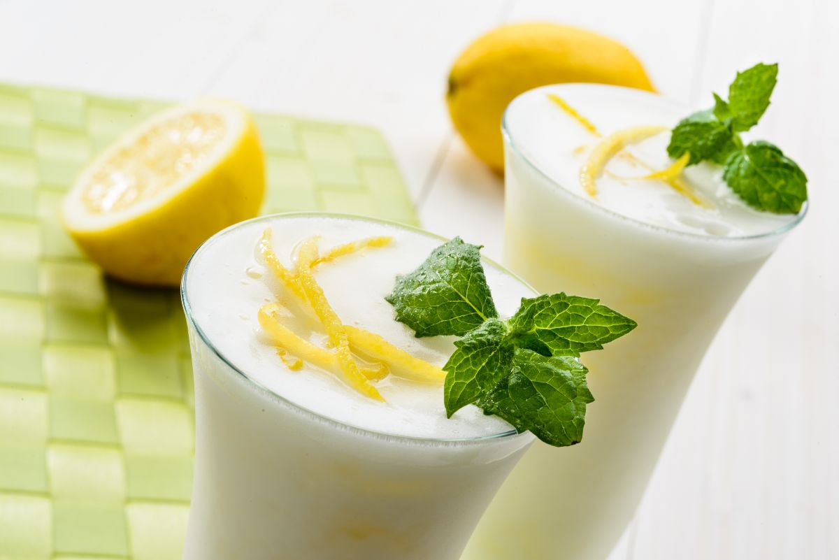 Sorbetto al limone fatto in casa: ricetta semplice, anche senza gelatiera 1 ricetta sorbetto al limone
