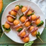 Spiedini di prosciutto e melone: un delizioso antipasto estivo 1 ricetta-spiedini di prosciutto e melone