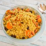 Miglio saltato con carote, pinoli e olive 1 miglio saltato con carote, pinoli e olive
