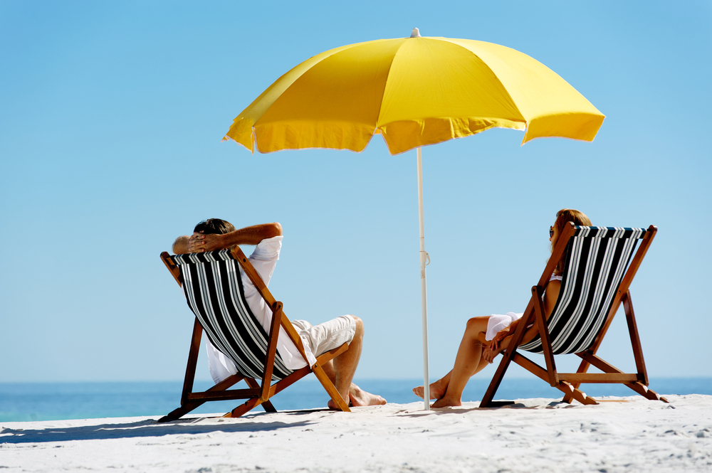 Estate sicura: dagli occhiali alle creme solari, la guida per fare gli acquisti giusti 1 Estate sicura con l'abbigliamento anti-uv