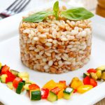 Farro con zucchine e pomodori essiccati 1 farro con zucchine e pomodori essiccati