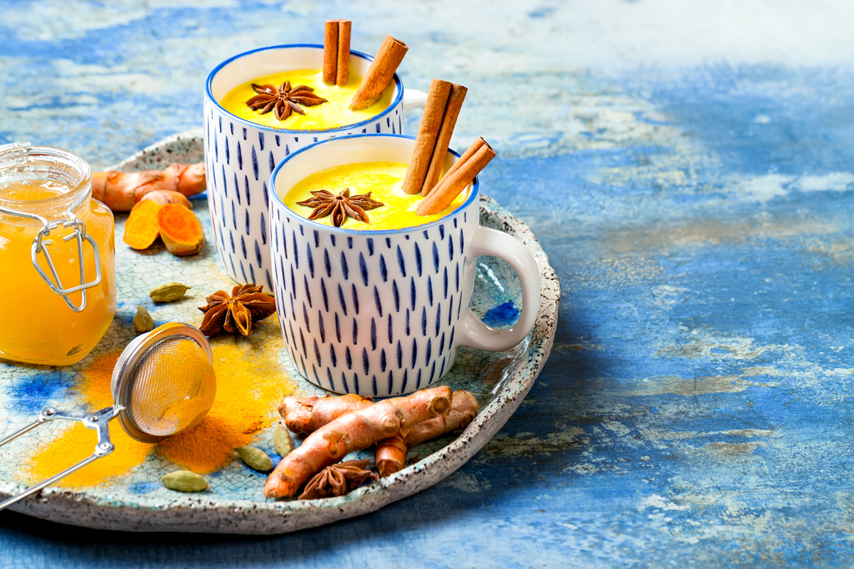 Pepe: cos'è, valori nutrizionali, benefici e usi in cucina 16 latte d'oro con pepe nero e curcuma