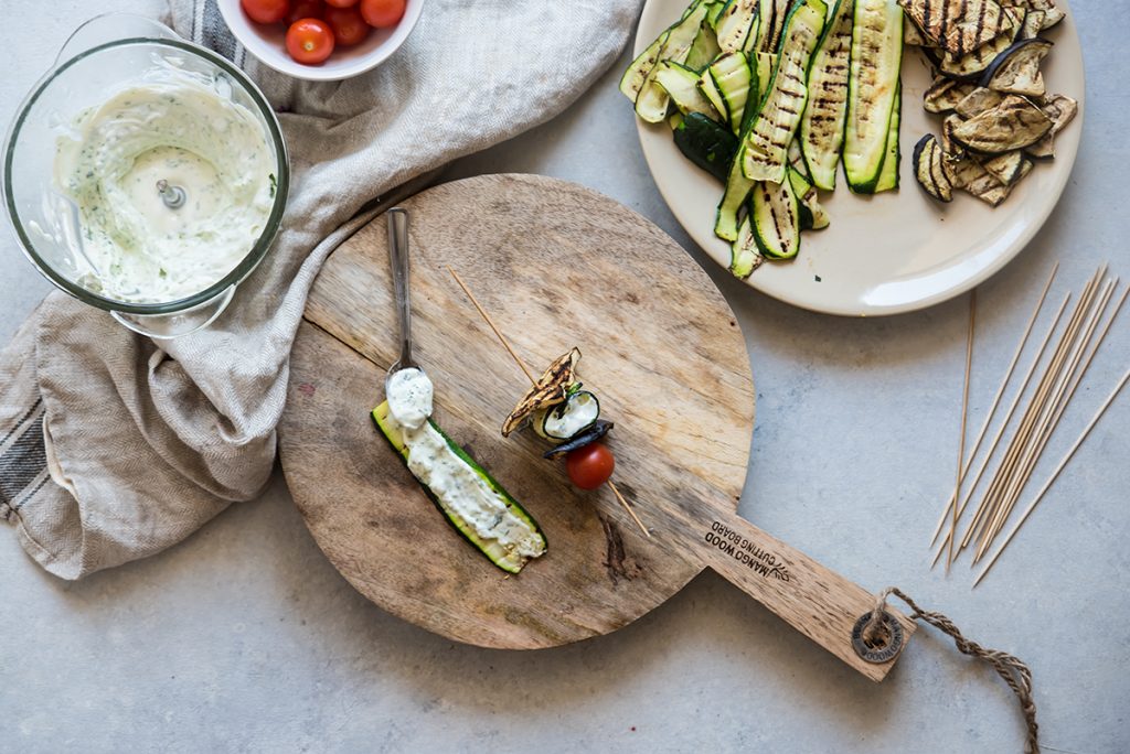 Spiedini di verdure e crema di formaggio al basilico 6 spiedini di verdure farcisci