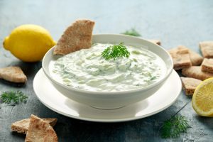 Tzatziki: la ricetta originale della salsa greca