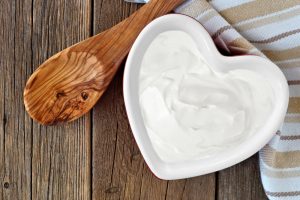 Infarto e ictus: 2 yogurt a settimana e il pericolo cala del 20% se sei iperteso